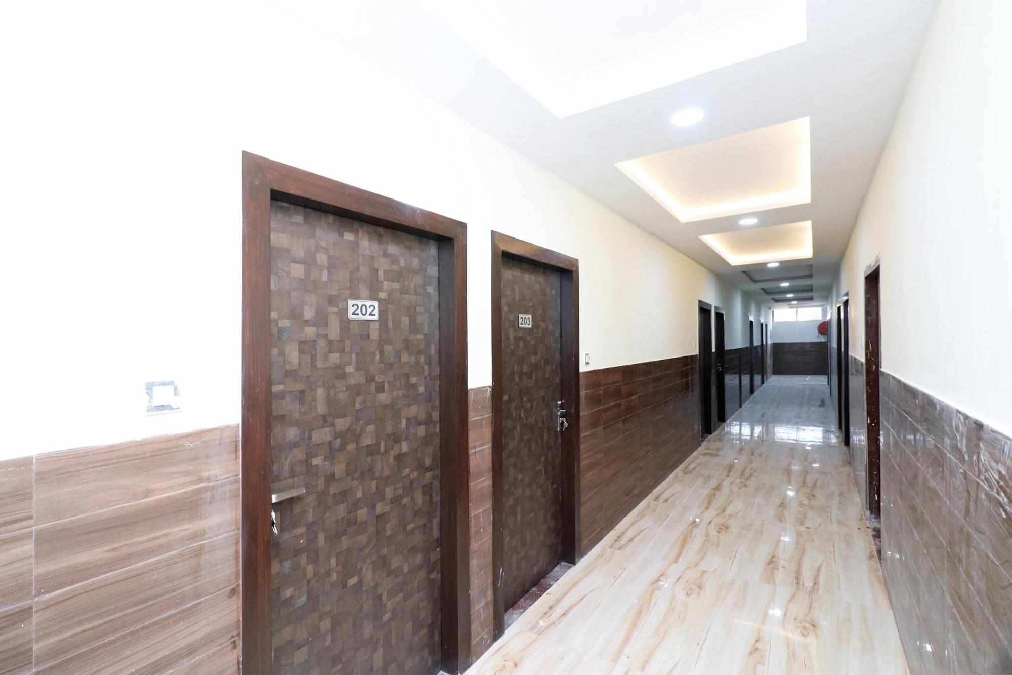 Hotel Centre Point Gorakhpur Ngoại thất bức ảnh